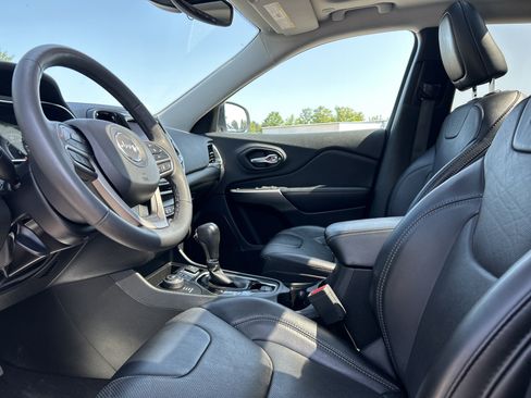 Used 2022 Jeep Cherokee Limited w/ Sun & Sound Group AWD/4WD image 10