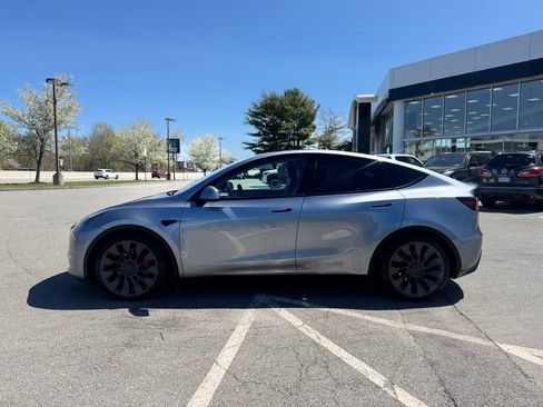 Used 2024 Tesla Model Y Performance AWD/4WD image 2
