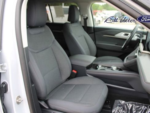 New 2026 Ford Explorer Active RWD image 7