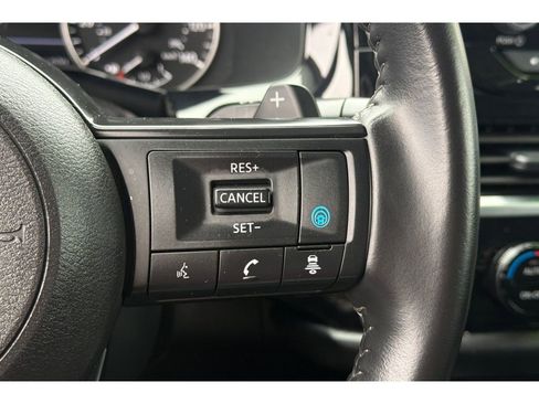 Used 2024 Nissan Pathfinder SV FWD image 29