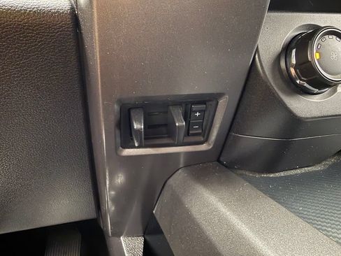 Used 2019 Ford F150 XLT w/ Equipment Group 302A Luxury AWD/4WD image 48