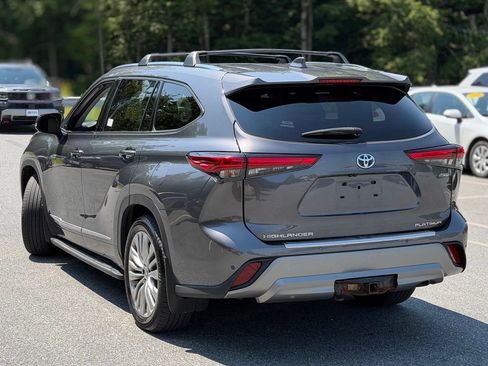 Used 2021 Toyota Highlander Platinum AWD/4WD image 3
