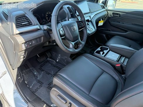 Used 2026 Honda Odyssey Sport-L image 12
