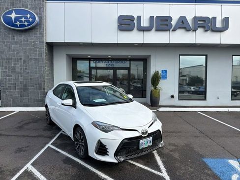Used 2018 Toyota Corolla SE w/ SE Premium Package image 1