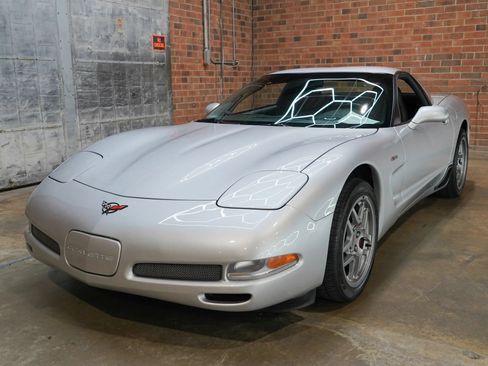 Used 2002 Chevrolet Corvette Z06 w/ Memory Pkg RWD image 5
