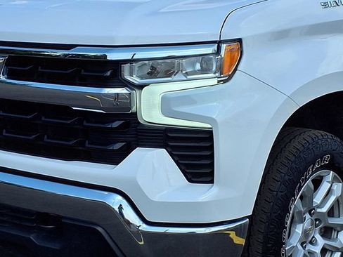 Used 2022 Chevrolet Silverado 1500 LT AWD/4WD image 30