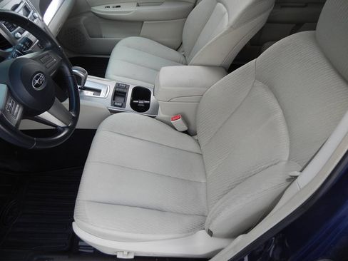 Used 2011 Subaru Outback 2.5i Premium w/ All-Weather Pkg AWD/4WD image 24