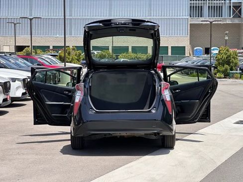 Used 2018 Toyota Prius One w/ Carpet Mat Package FWD image 27