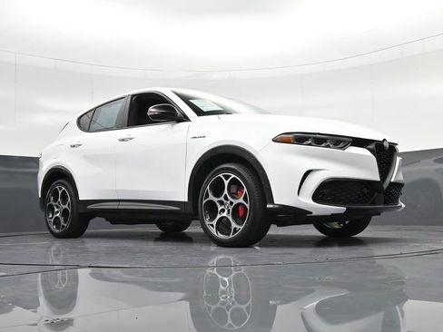 Used 2024 Alfa Romeo Tonale Veloce AWD/4WD image 34