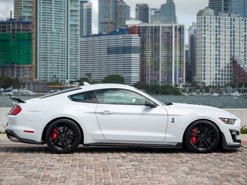 Used 2022 Ford Mustang Shelby GT500 w/ Technology Package image 12