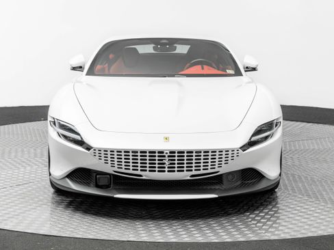 Certified 2022 Ferrari Roma image 10