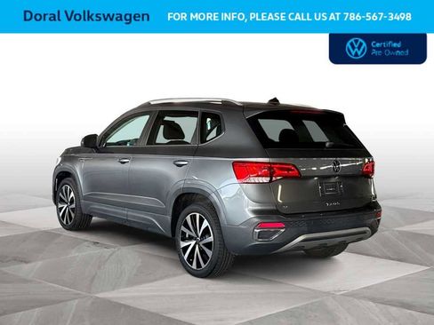 Certified 2022 Volkswagen Taos SE FWD image 6