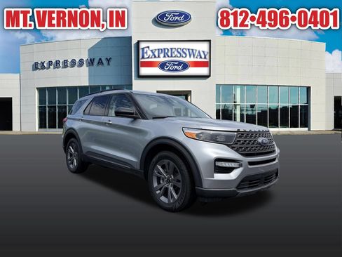 Used 2024 Ford Explorer XLT w/ Equipment Group 202A AWD/4WD image 4