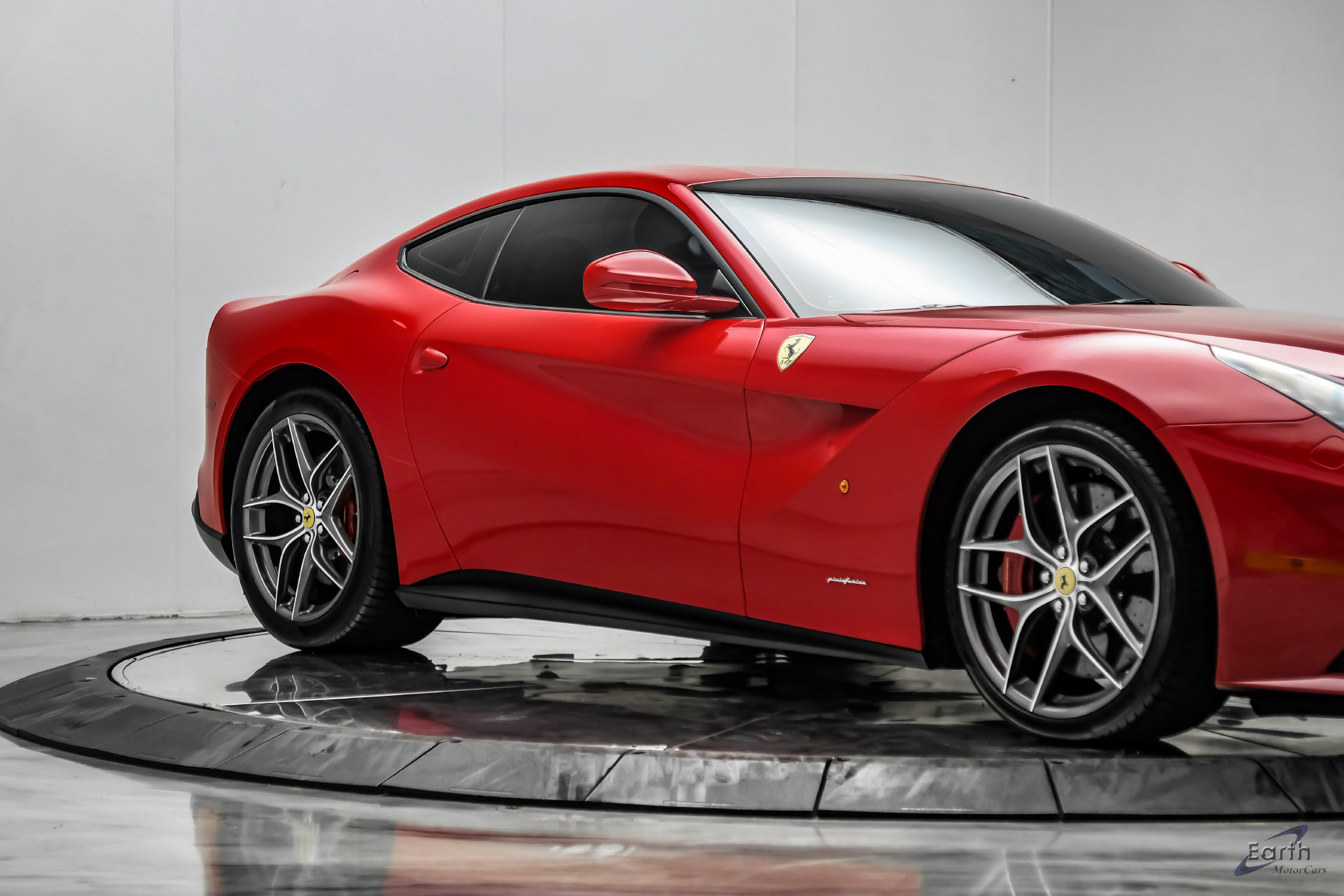 Used 2015 Ferrari F12 Berlinetta RWD image 31