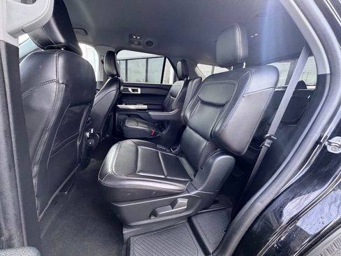 Used 2021 Ford Explorer XLT w/ Equipment Group 202A image 21