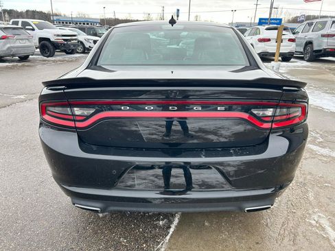 Used 2017 Dodge Charger SXT w/ Plus Group image 6