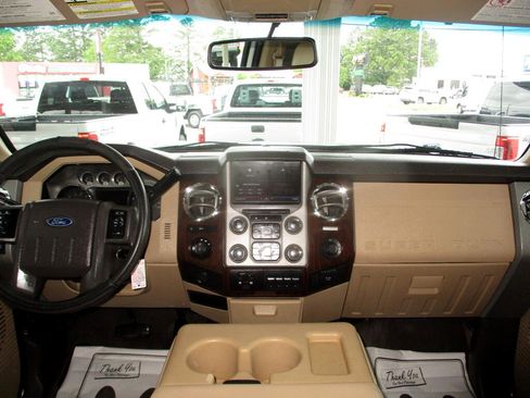 Used 2015 Ford F250 Lariat w/ Lariat Ultimate Package image 17