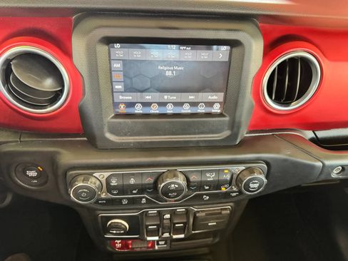 Used 2019 Jeep Wrangler Unlimited Rubicon w/ Steel Bumper Group AWD/4WD image 15