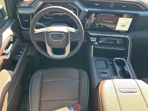 New 2026 GMC Sierra 3500 Denali w/ Denali Reserve Package image 24