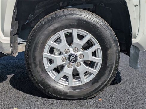 Used 2024 Toyota Tacoma SR image 10