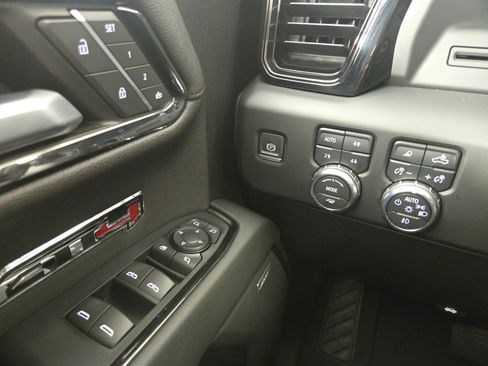 Certified 2022 GMC Sierra 1500 AT4 AWD/4WD image 27