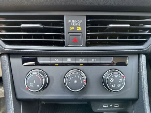 Used 2024 Volkswagen Jetta S image 28