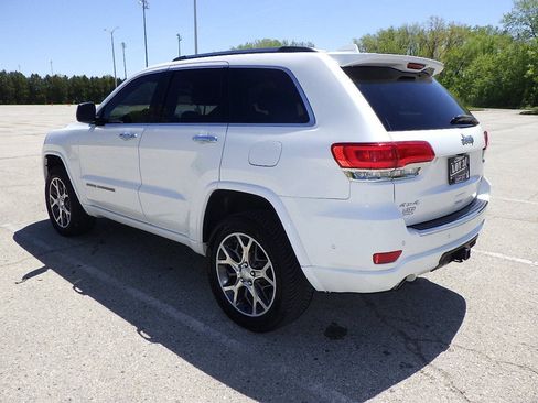 Used 2019 Jeep Grand Cherokee Overland AWD/4WD image 3