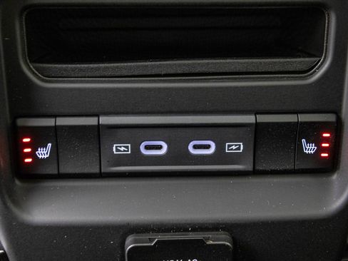 New 2026 RAM 1500 Laramie AWD/4WD image 43