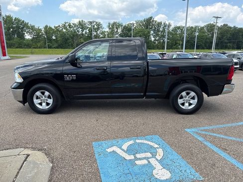 Used 2024 RAM 1500 Classic SLT AWD/4WD image 4