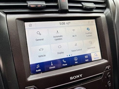 Used 2020 Ford Fusion Titanium image 24