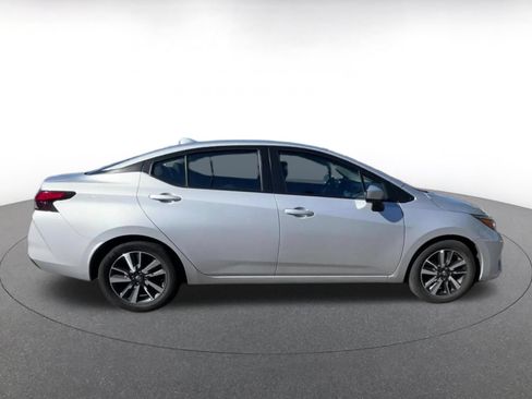 Used 2025 Nissan Versa SV FWD image 15