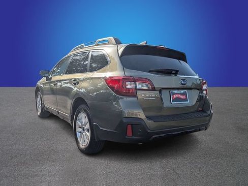 Used 2018 Subaru Outback 2.5i Premium AWD/4WD image 3