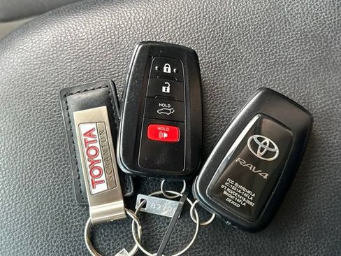 Certified 2022 Toyota RAV4 XLE w/ Convenience Package AWD/4WD image 63