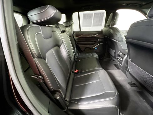 Used 2022 Jeep Grand Cherokee Overland AWD/4WD image 27