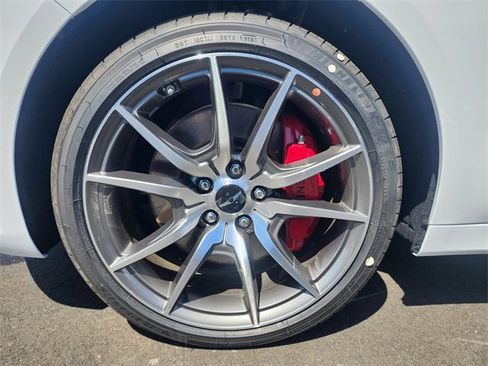 Used 2025 Genesis G70 2.5T image 5