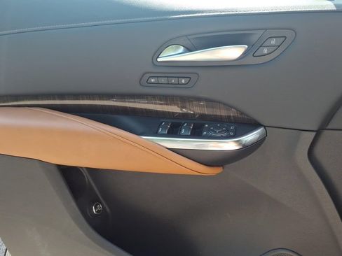 Used 2023 Cadillac XT4 Premium Luxury FWD image 12