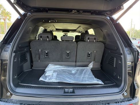New 2026 Chevrolet Traverse LT w/ Sun and Wheel Package FWD image 12