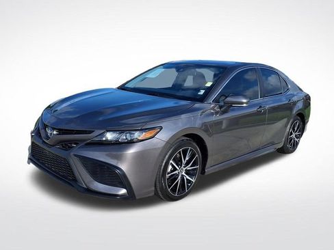 Used 2024 Toyota Camry SE FWD image 3