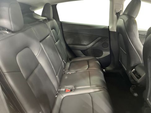 Certified 2023 Tesla Model Y Long Range AWD/4WD image 11