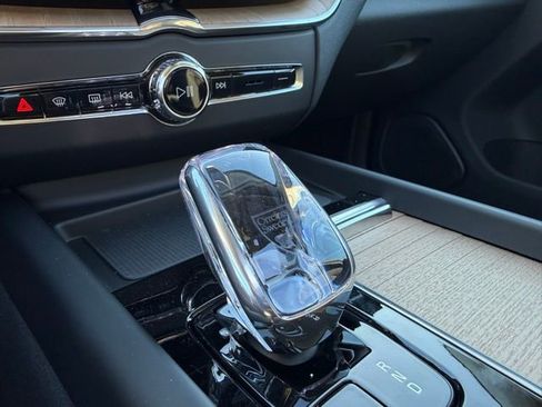 New 2026 Volvo XC60 B5 Plus w/ Protection Package Premier image 19