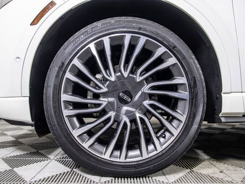 Used 2020 Lincoln Corsair Reserve w/ Equipment Group 202A AWD/4WD image 41