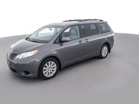 Used 2014 Toyota Sienna XLE AWD/4WD image 9