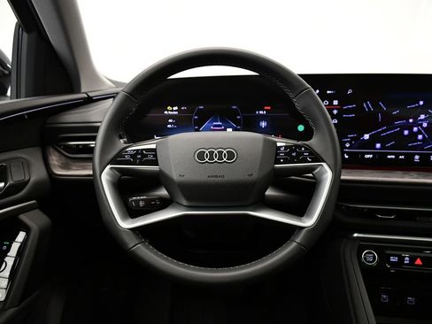 Used 2025 Audi Q5 Premium w/ Convenience Package image 23