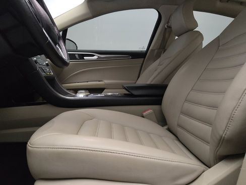 Used 2019 Ford Fusion SEL FWD image 17