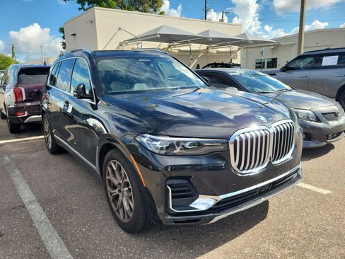 Used 2022 BMW X7 xDrive40i w/ Executive Package AWD/4WD image 3
