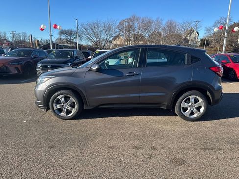 Used 2017 Honda HR-V LX image 4