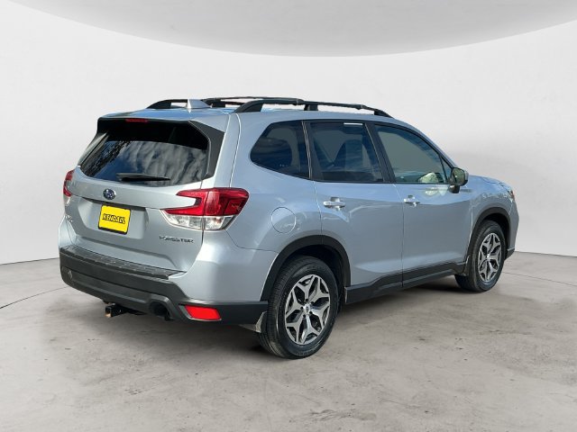 Used 2021 Subaru Forester Premium AWD/4WD image 5