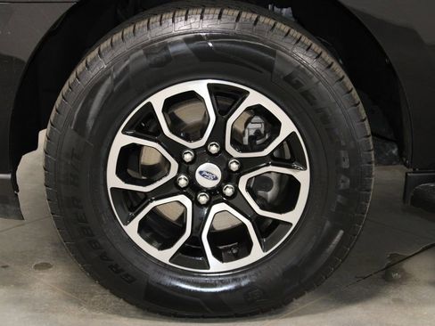 Used 2024 Ford Expedition Max XLT image 19