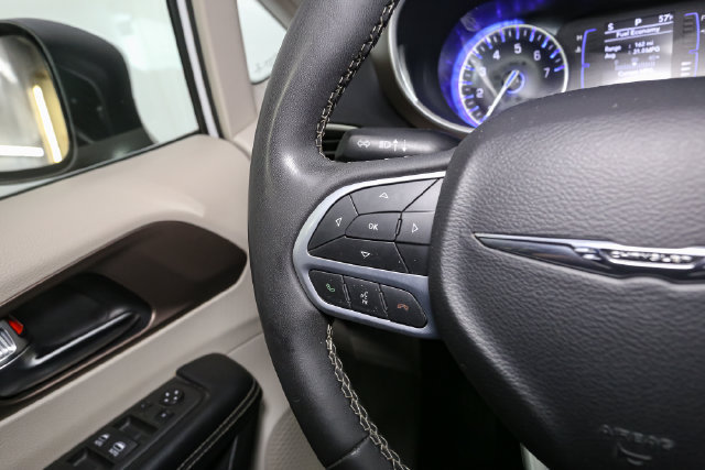 Used 2022 Chrysler Voyager LX FWD image 28
