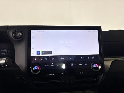Used 2024 Lexus GX 550 AWD/4WD image 21